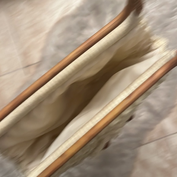 Vintage Macrame & wood beaded boho large bag with wooden looking resin handles - Picture 4 of 6